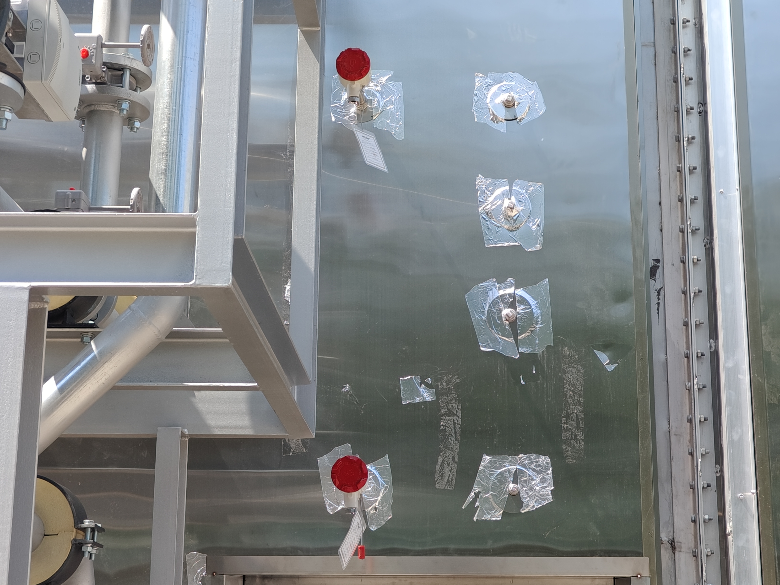 Temperature and Pressure Transmitter Case Images-3